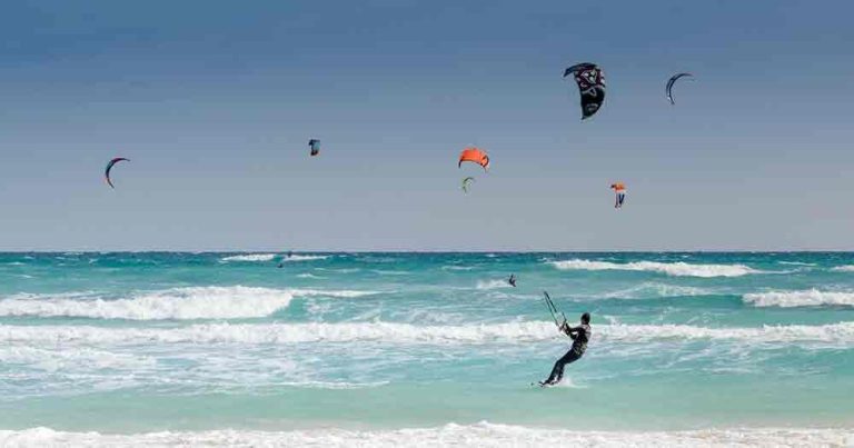 Fuerteventura - Das Mekka für Kitesurfer und andere Wassersportler. - bei Reisemagazin Plus