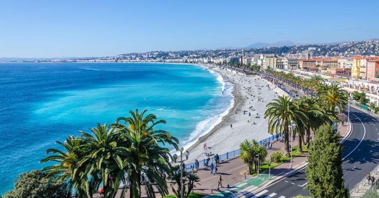 Nizza - Das blaue Meer vor Nizza - bei Reisemagazin Plus