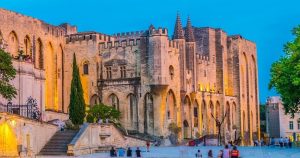 Avignon - Palais de Papes bei Reisemagazin Plus