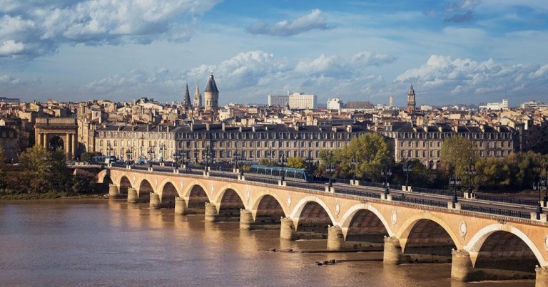 Bordeaux - vue d'en haut - bei Reisemagazin Plus
