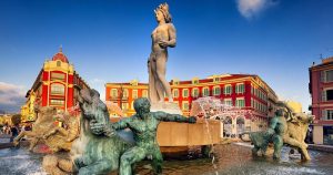 Côte d'Azur - Brunnen am Place Massena bei Reisemagazin Plus