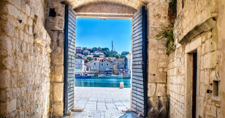 Trogir - Blick durch das Stadttor