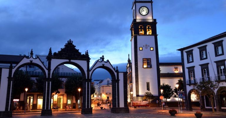 Azoren - Blick auf den Platz Largo da Republica in Ponta Delgada