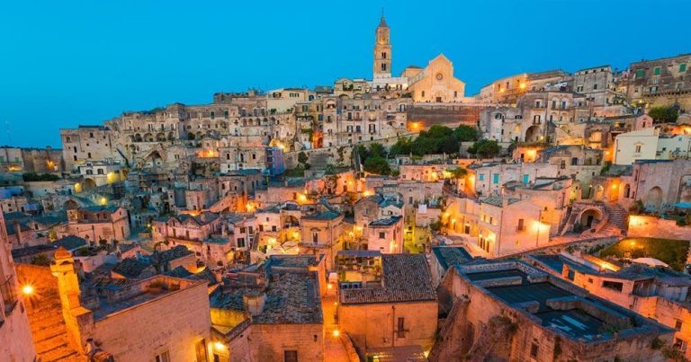 Matera - Altstadt im Abendlicht 