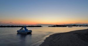 Rimini - Strand im Abendlicht bei Reisemagazin Plus