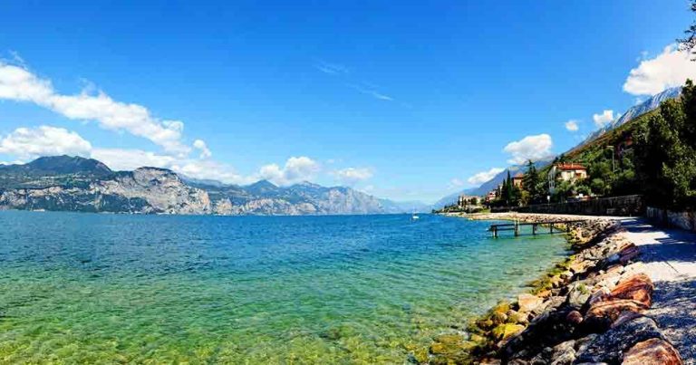 Gardasee - Blick vom Ostufer - bei Reisemagazin Plus