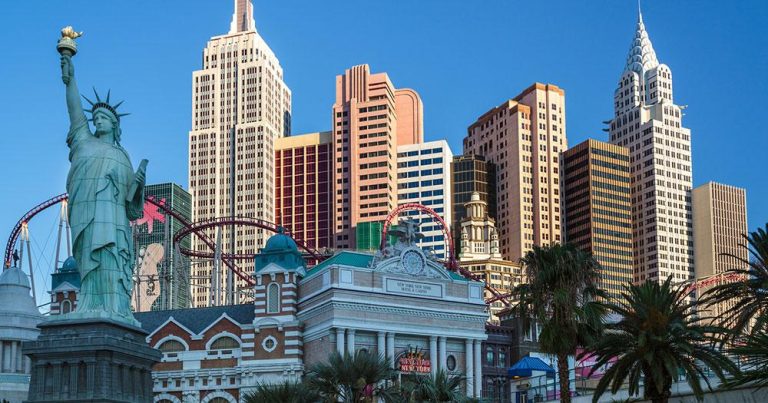 Las Vegas - Hotel New York mit der Achterbahn - bei Reisemagazin Plus