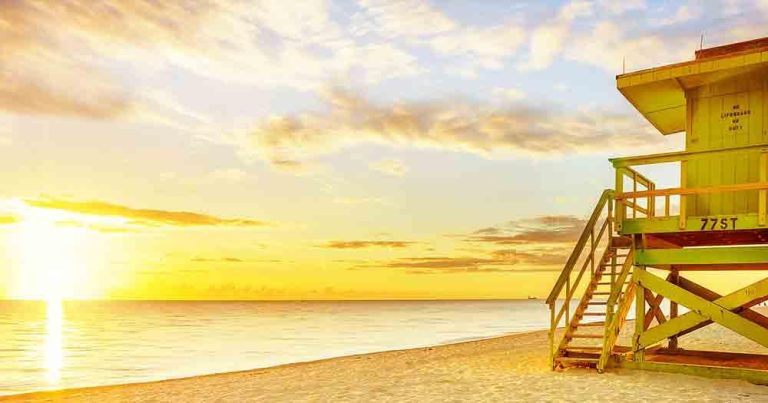 Miami - Sonnenuntergang am Strand - bei Reisemagazin Plus