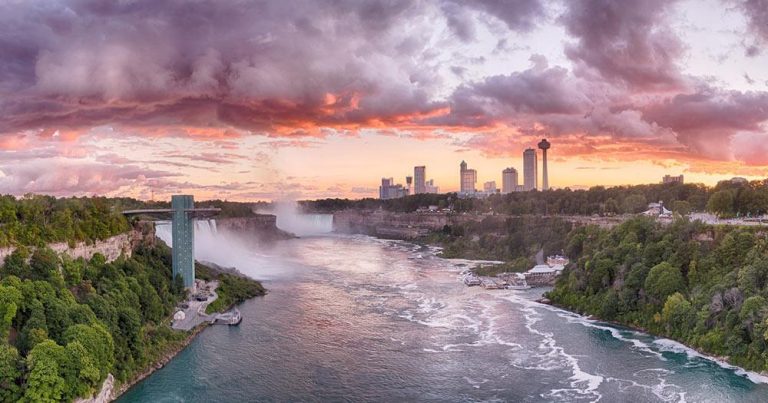 Niagarafälle - im Abendrot - bei Reisemagazin Plus
