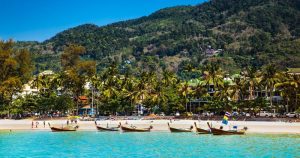 Ko Phuket - Blick auf den Patong Beach bei Reisemagazin Plus
