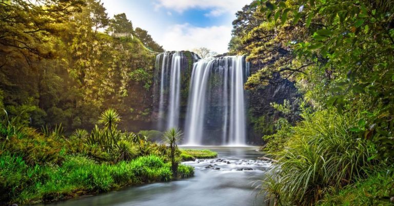 Christchurch - Blick auf den Wasserfall - bei Reisemagazin Plus