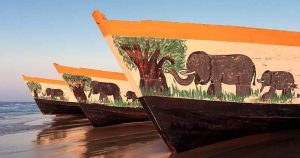 Malawisee - bemalte Fischerboote bei Reisemagazin Plus