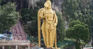 Kuala Lumpur - Batu Höhlen Statue bei Reisemagazin Plus