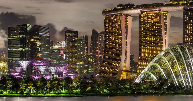 Singapur - Skylline mit Supertrees - bei Reisemagazin Plus