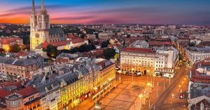 Weihnachtsmarkt Zagreb -  Ban Jelacic Platz bei Reisemagazin Plus