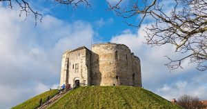 York - Clifford's Tower bei Reisemagazin Plus