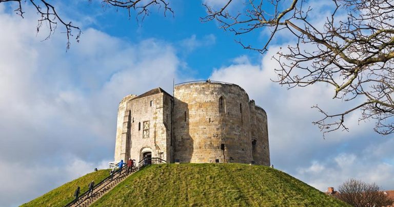 York - Clifford's Tower - bei Reisemagazin Plus