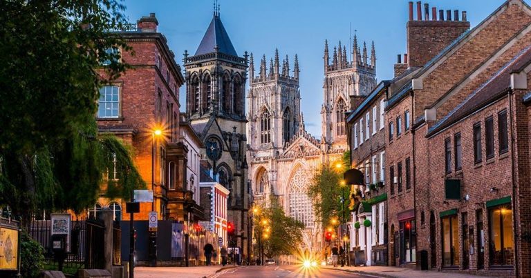 York - die abendlichen Straßen von Yorkshire