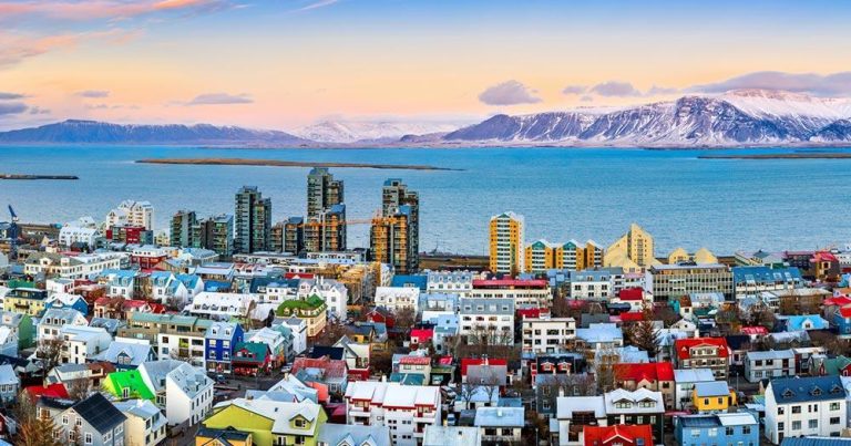 Island - Blick auf das Hafenbeck von Reykjavik - bei Reisemagazin Plus