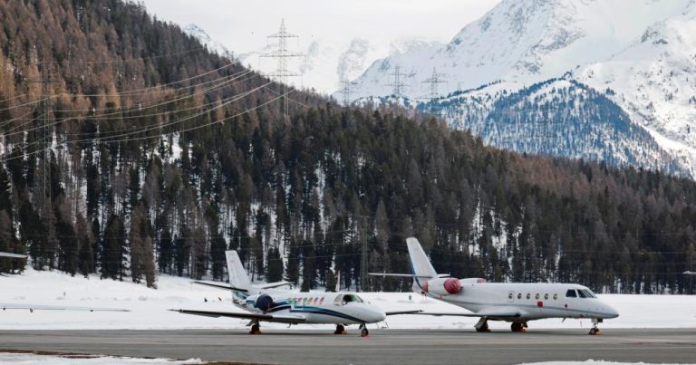 Privatjets, Flugzeuge und Flugzeuge in St. Moritz