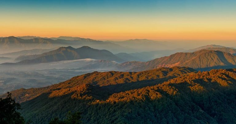 Kathmandu - Blick auf den Himalaya - bei Reisemagazin Plus