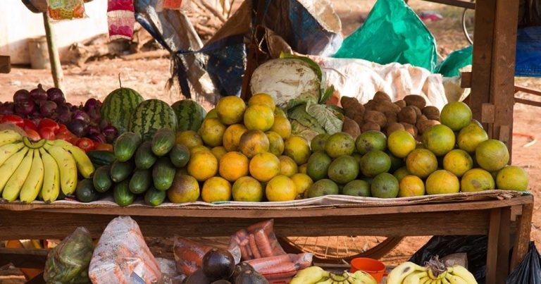 Arusha - Karatu Früchte Stand