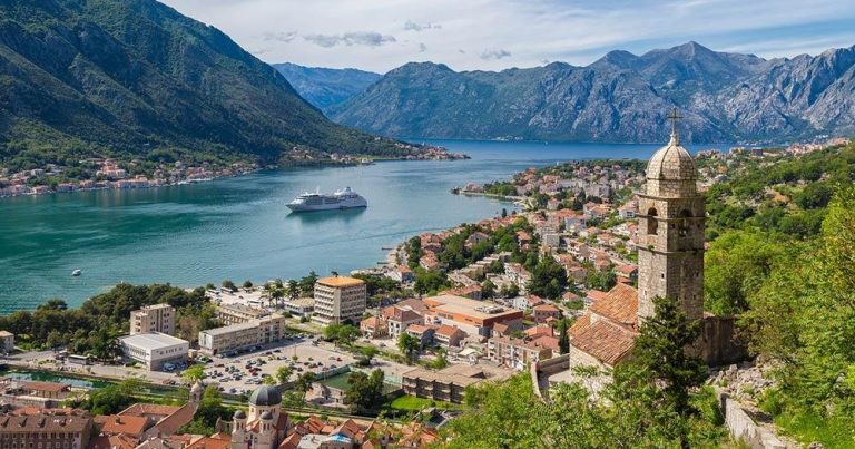 Kotor - Die Bucht mit historischem Ortskern