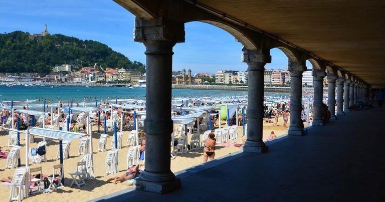 San Sebastian - Strandpromenade - bei Reisemagazin Plus