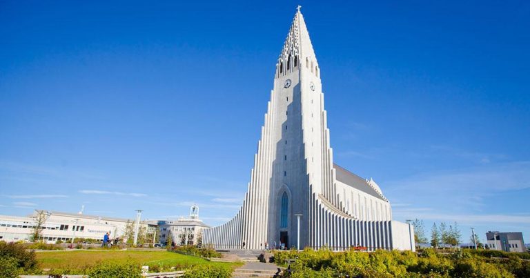 Reykjavik - Kirche Hallgrímskirkja - bei Reisemagazin Plus
