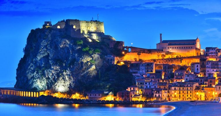 Reggio Calabria - Blick auf Scilla