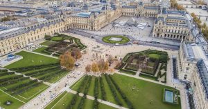 Musée du Louvre - Vogelperspektive bei Reisemagazin Plus