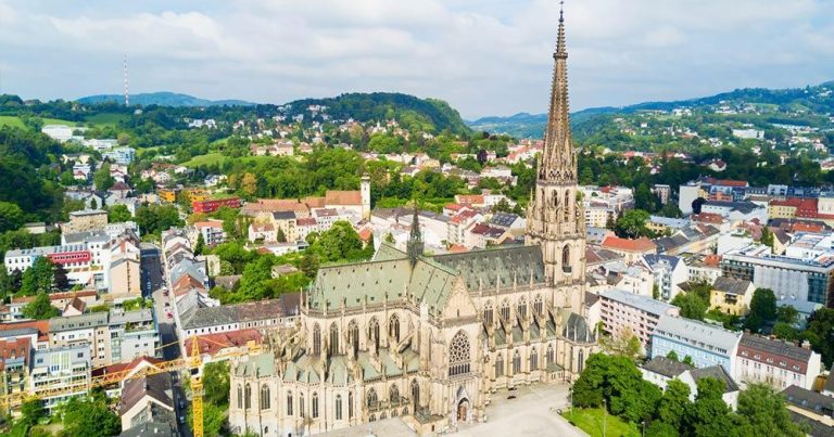 Linz - Kathedrale - bei Reisemagazin Plus