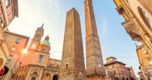 Bologna - Asinelli und Garisenda bei Reisemagazin Plus