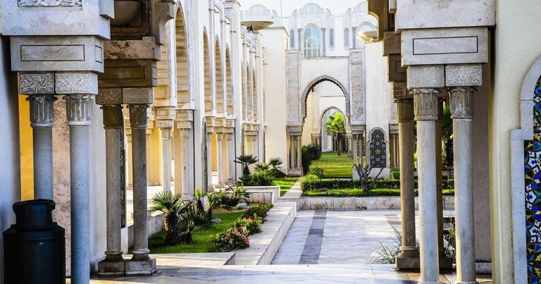 Casablanca - klassisches Gebäude - bei Reisemagazin Plus