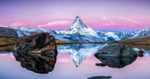 Zermatt - Matterhorn spiegelt sich im Stellisee bei Reisemagazin Plus