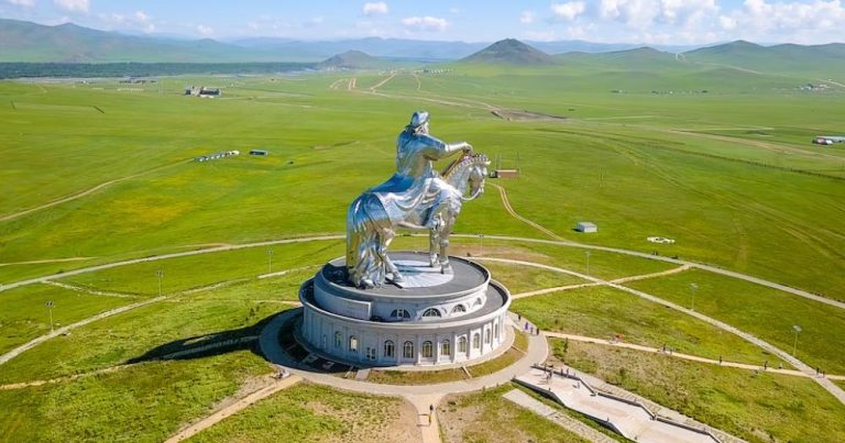 Mongolei - Statue von Dschingis Khan
