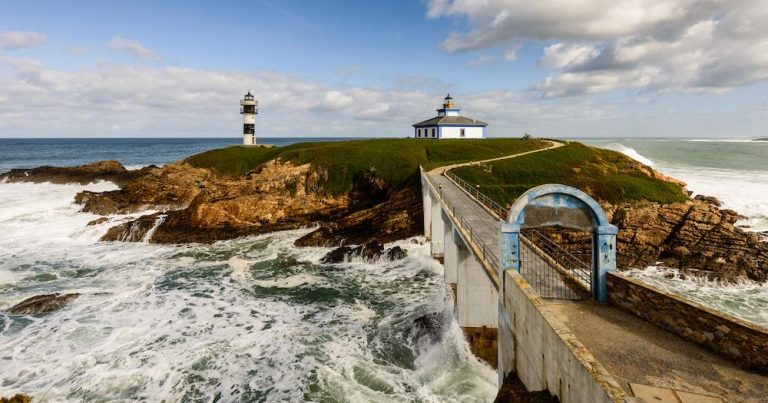 Galicien - Illa Pancha Leuchtturm bei Reisemagazin Plus